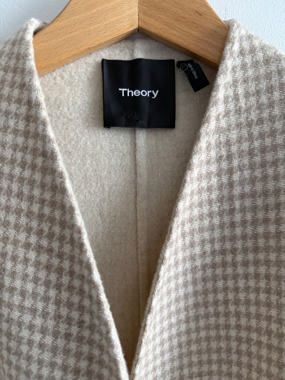 Theory wool & cashmere Beige Houndstooth Belted Robe Coat - Picture 2 of 9